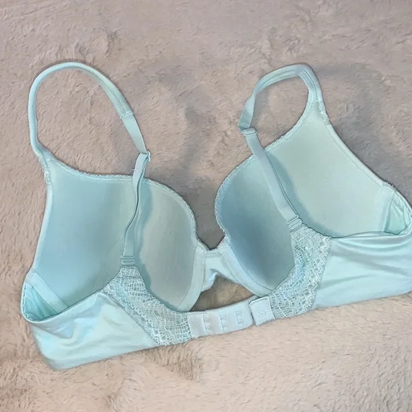 34D Victoria’s Secret Body By Victoria padded push-up bra - Picture 3 of 4